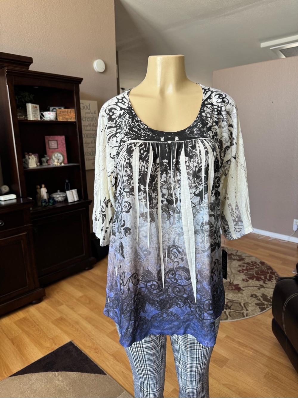 Apt 9 black, white & blue ombré elbow sleeves scoop neck blouse-L-NWT